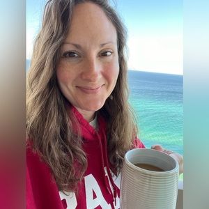 Meet your Posher, Joy